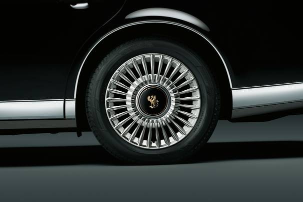 225/55R18 98Hタイヤ&18×7 1/2Jノイズリダクションアルミホイール