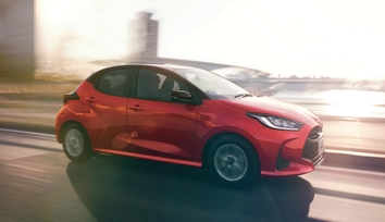 ヤリス ネッツトヨタ甲斐株式会社