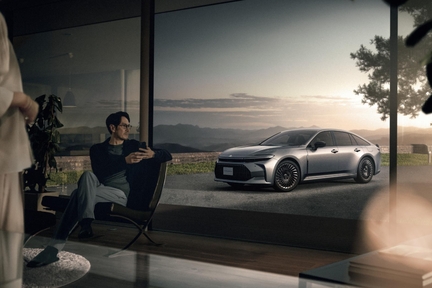 【モデル入り素材】Z（ハイブリッド車）