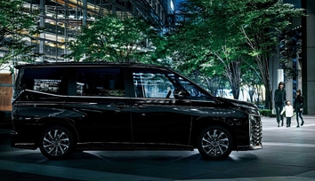 【モデル入り素材】S-Z（ハイブリッド・2WD・7人乗り）