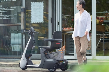 【モデル入り素材】C+walk S “Safety support”